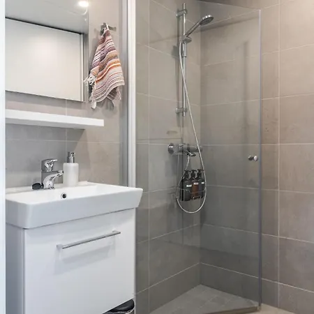 Apartament Modern With Balcony Next To Railway Station