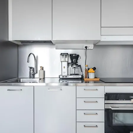 Modern With Balcony Next To Railway Station Apartament *