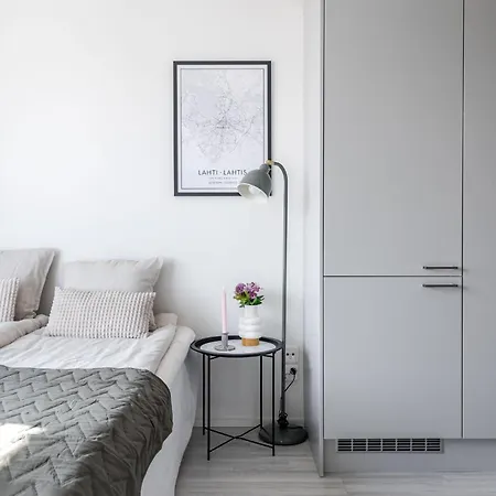 Apartamento Modern With Balcony Next To Railway Station