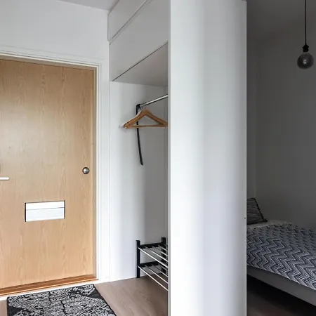 דירה Modern Next To Railway Station *